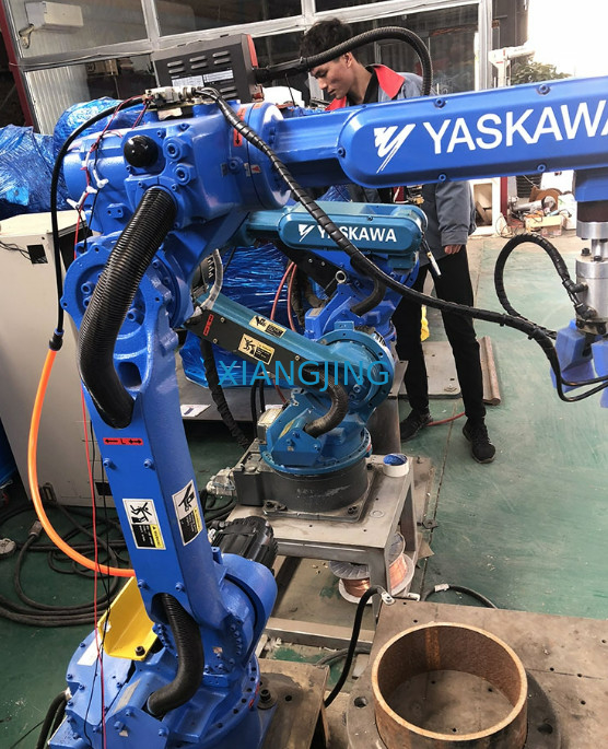 AR1440 Second Hand Yaskawa Welding Robot 6 Axis With 12kg Payload With Welding System